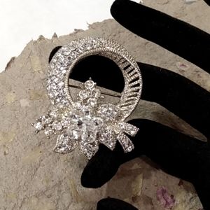 Vintage Sparkling Brooch